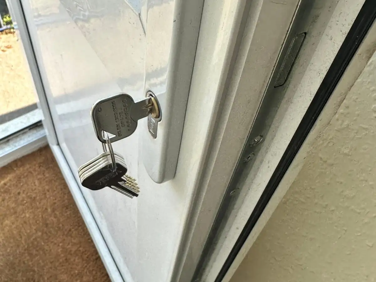 Locked Out of a Victorian Terrace image 3